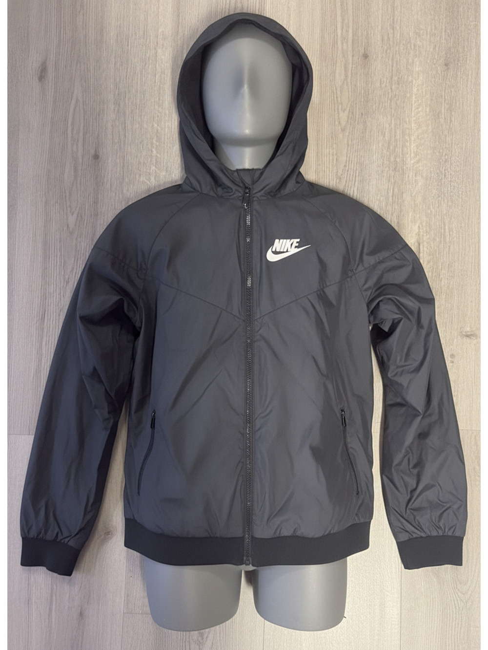 Nike Black Hooded Windbreaker Jacket YXL Made in Vietnam